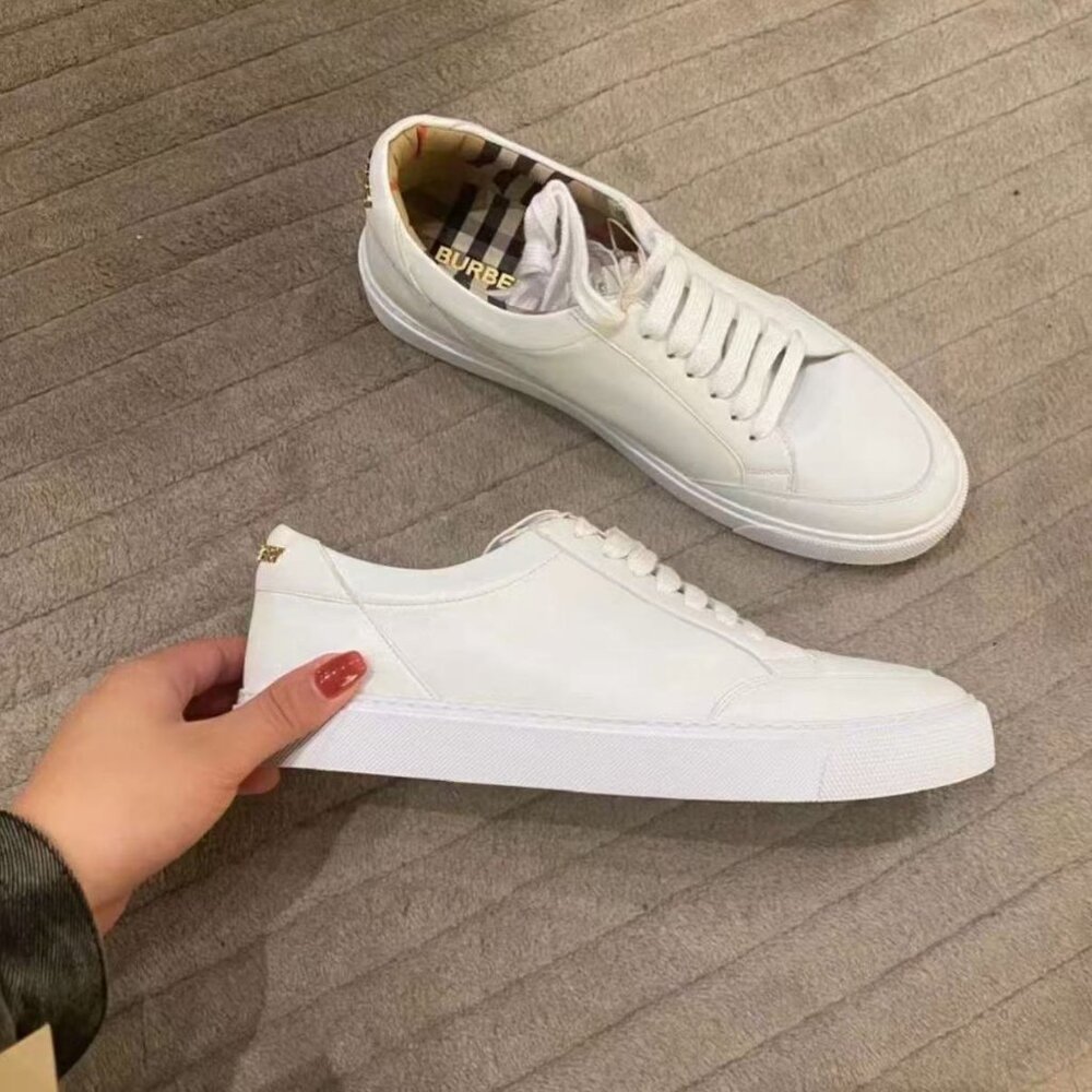 NWT BURBERRY Authentic New Salmond Logo Detail Leather Sneakers White 41